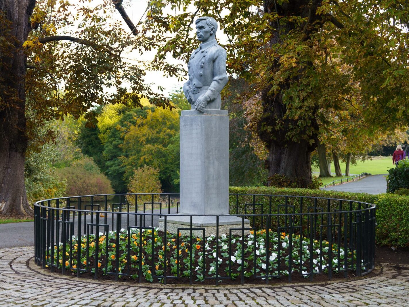 SEAN HEUSTON MEMORIAL STATUE [THE PEOPLES FLOWER GARDEN IN PHOENIX PARK]-243345-1