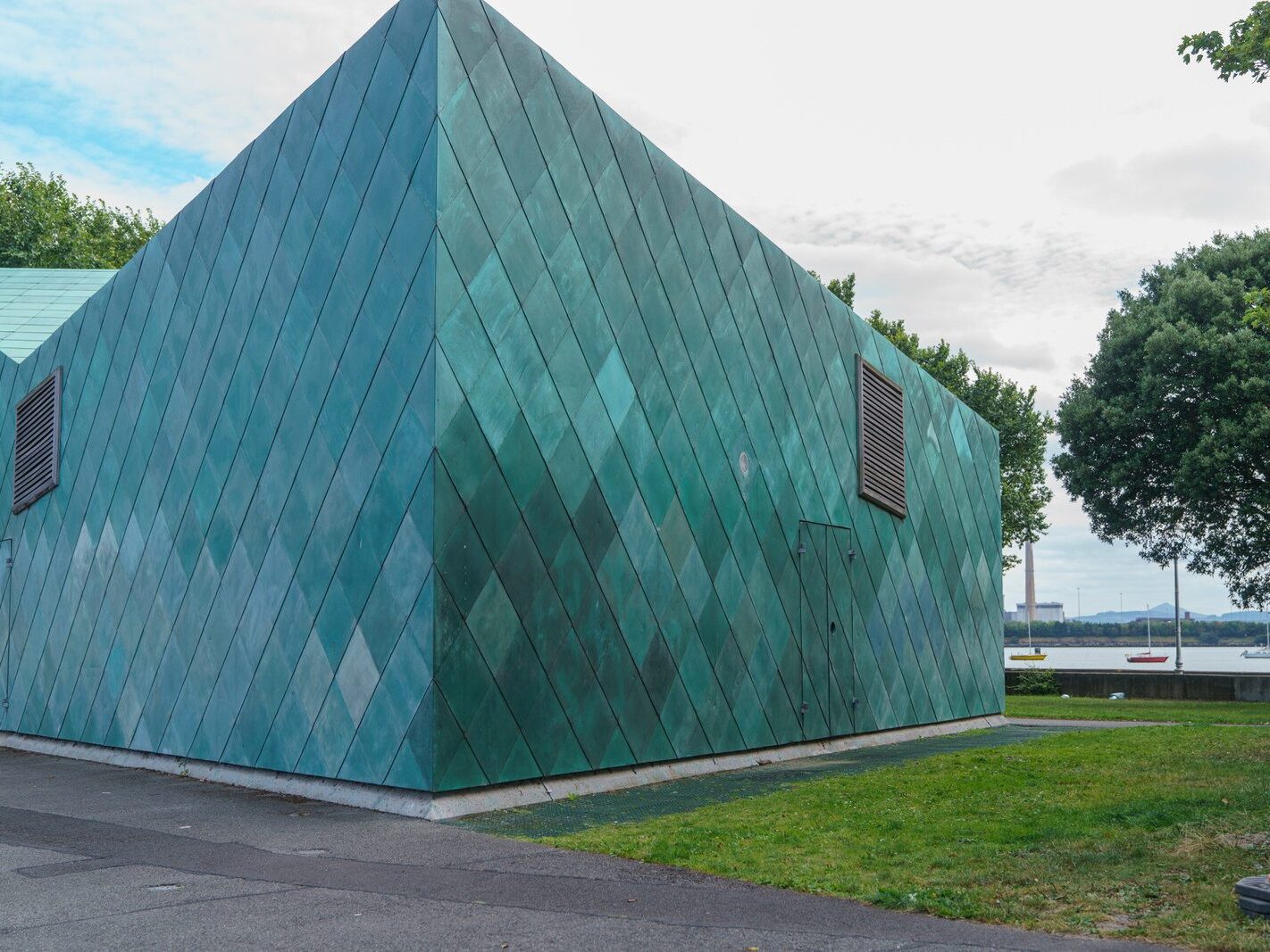 THE 2004 PUMPING STATION IN CLONTARF [A RATHER INTERESTING BUILDING]-244402-1