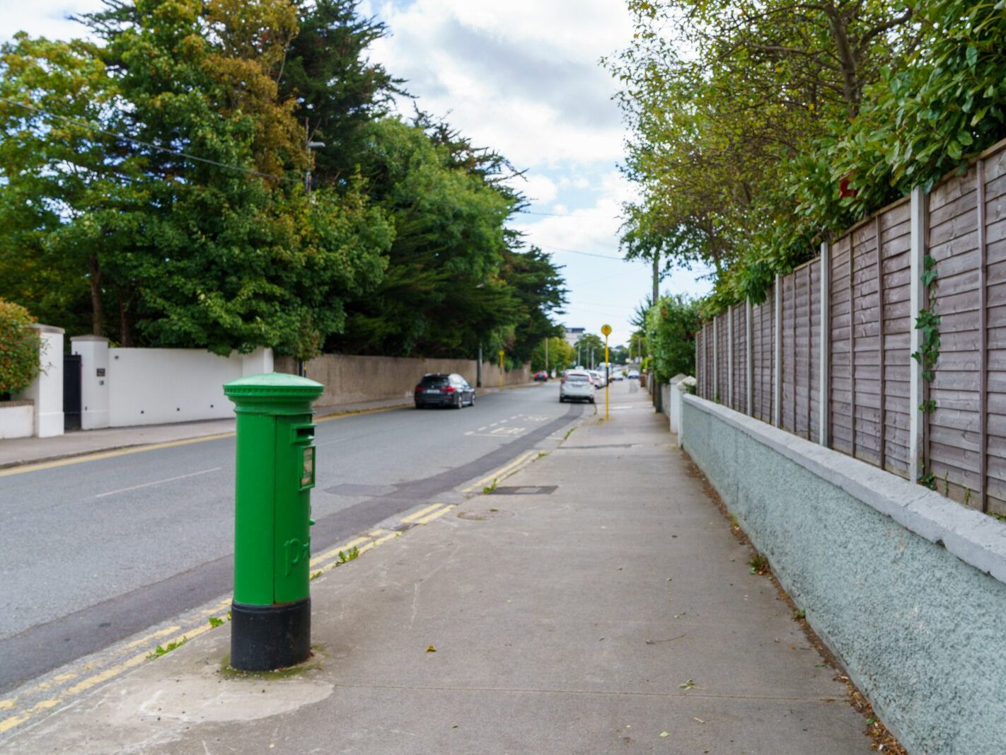 THE OLD DUBLIN ROAD STILLORGAN SECTION [IN THE 1960s I LIVED AT WOODLANDS DRIVE WHICH IS OFF THIS ROAD]-243607-1