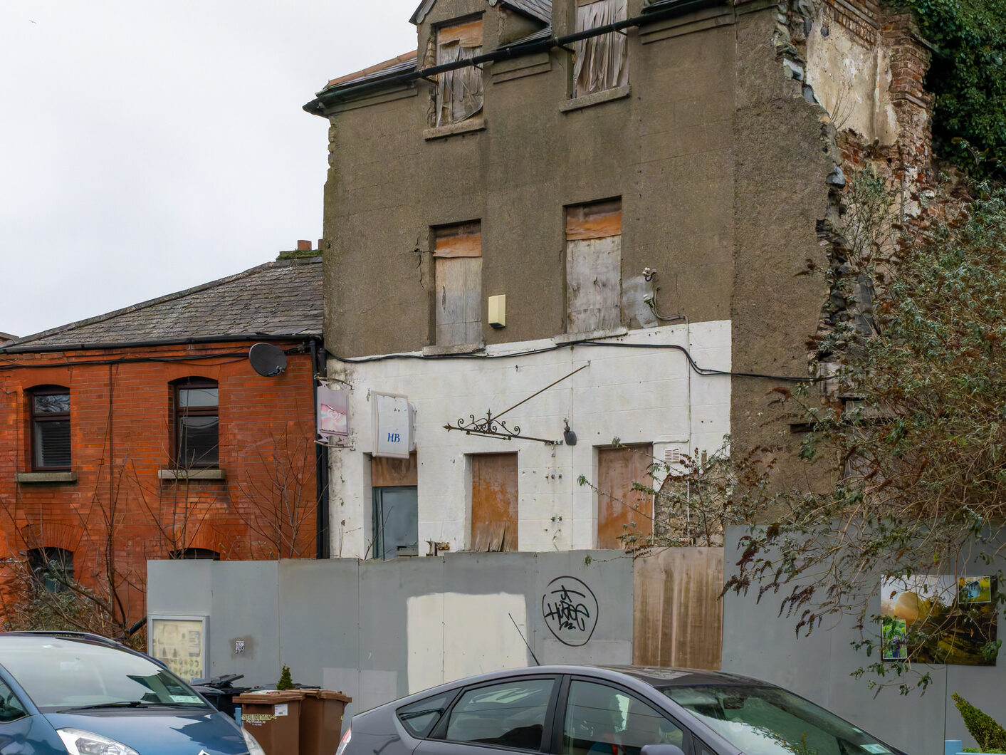 CHAPELIZOD VILLAGE [THERE IS AN EXCESSIVE NUMBER OF DERELICT BUILDINGS]-246629-1