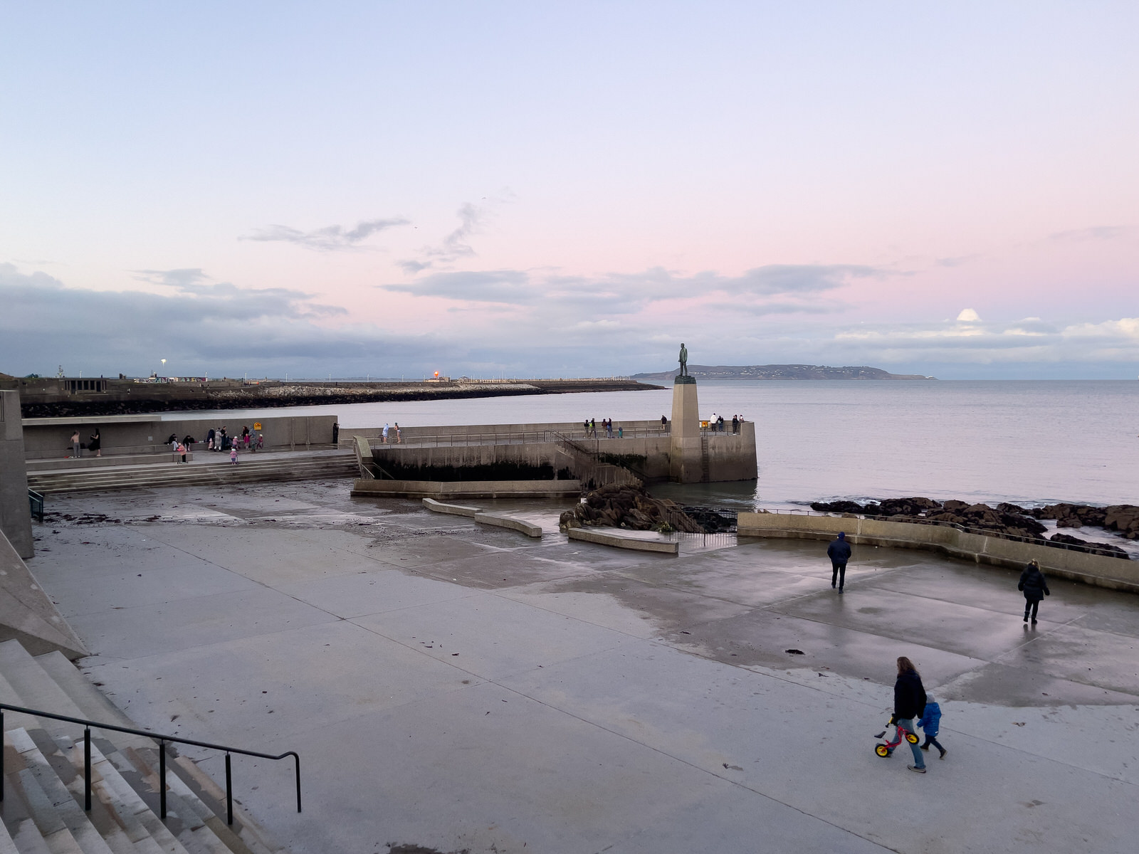 DUN LAOGHAIRE VICTORIAN BATHS PHOTOGRAPHED 1 JANUARY 2025 [PAST AND PRESENT]-246072-1