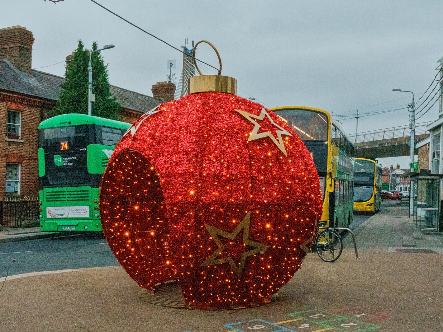 I VISITED DUNDRUM MAIN STREET TWICE OVER THE CHRISTMAS HOLIDAY [TO HAVE LUNCH AT ESSENCE]-246147-1