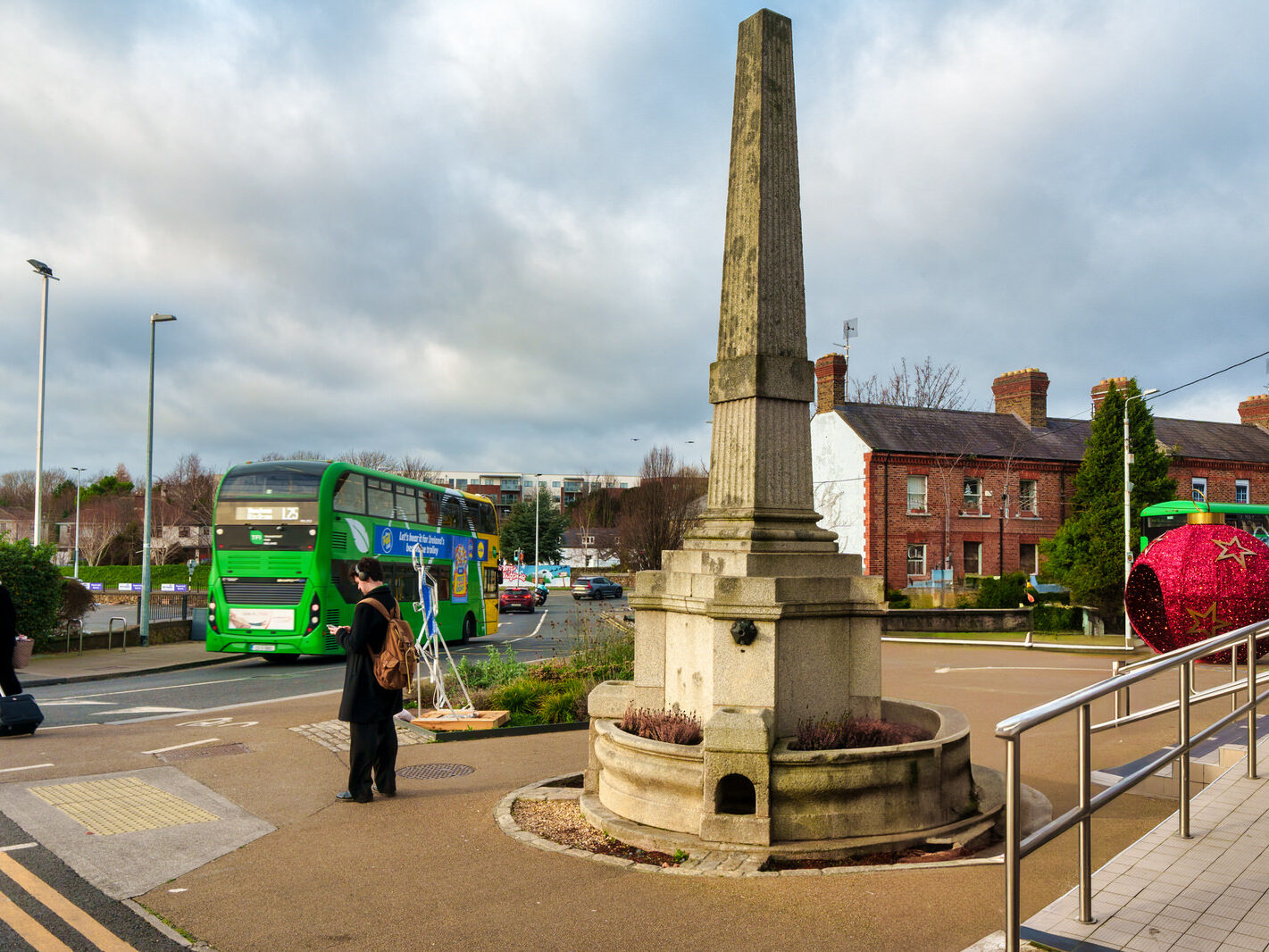 THE USHER MONUMENT IN DUNDRUM [ALSO KNOWN AS THE USHER MEMORIAL FOUNTAIN]-246137-1