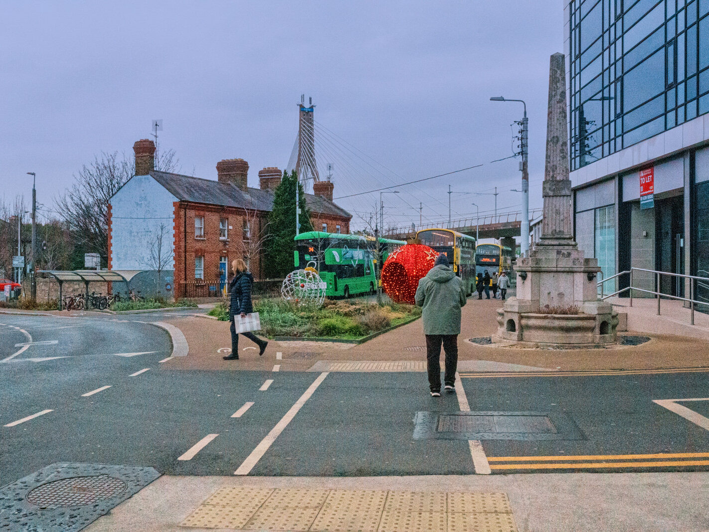 THE USHER MONUMENT IN DUNDRUM [ALSO KNOWN AS THE USHER MEMORIAL FOUNTAIN]-246139-1