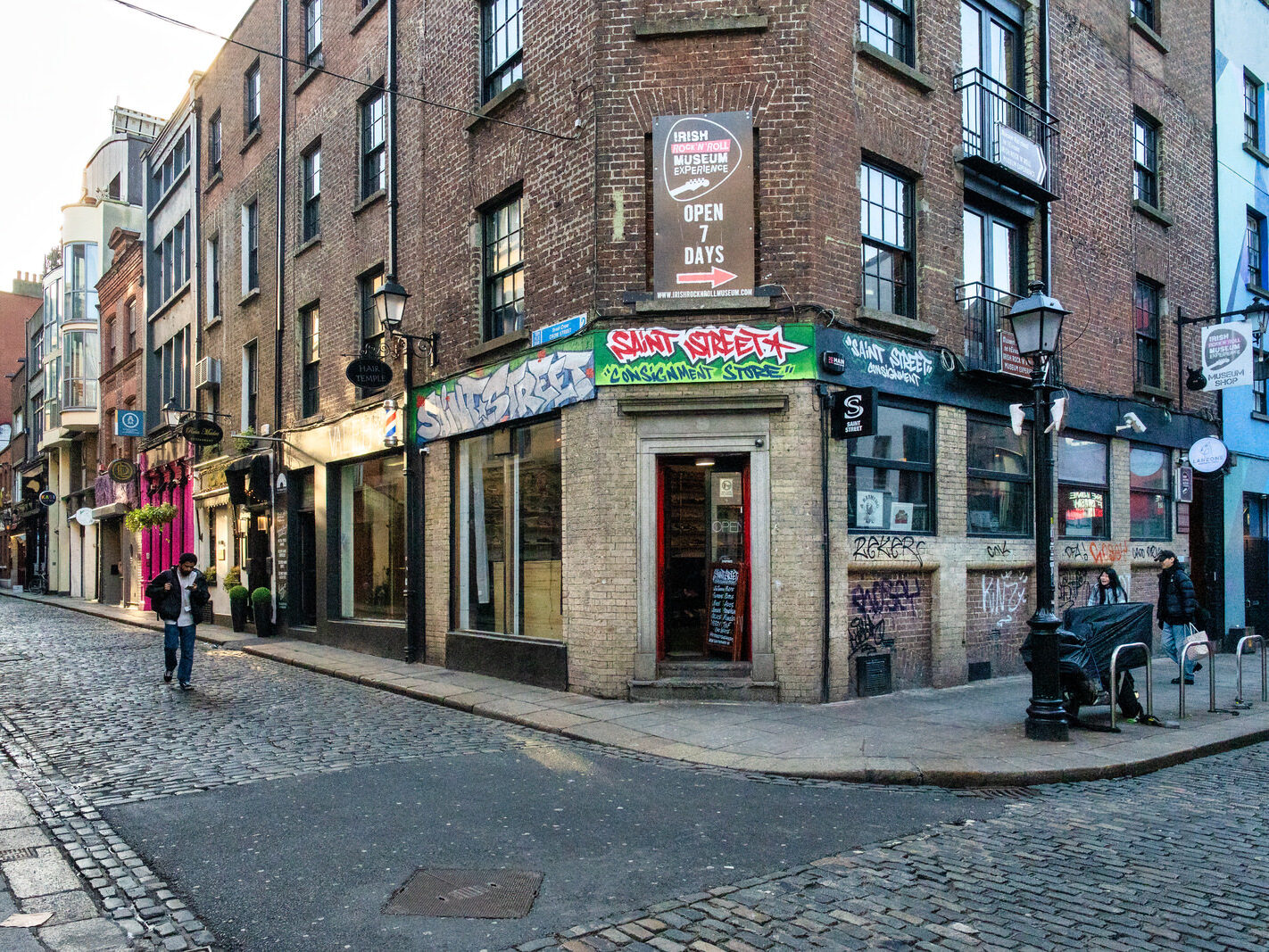 TEMPLE BAR [WHEN TO VISIT THE AREA AND WHEN TO AVOID IT]-247215-1