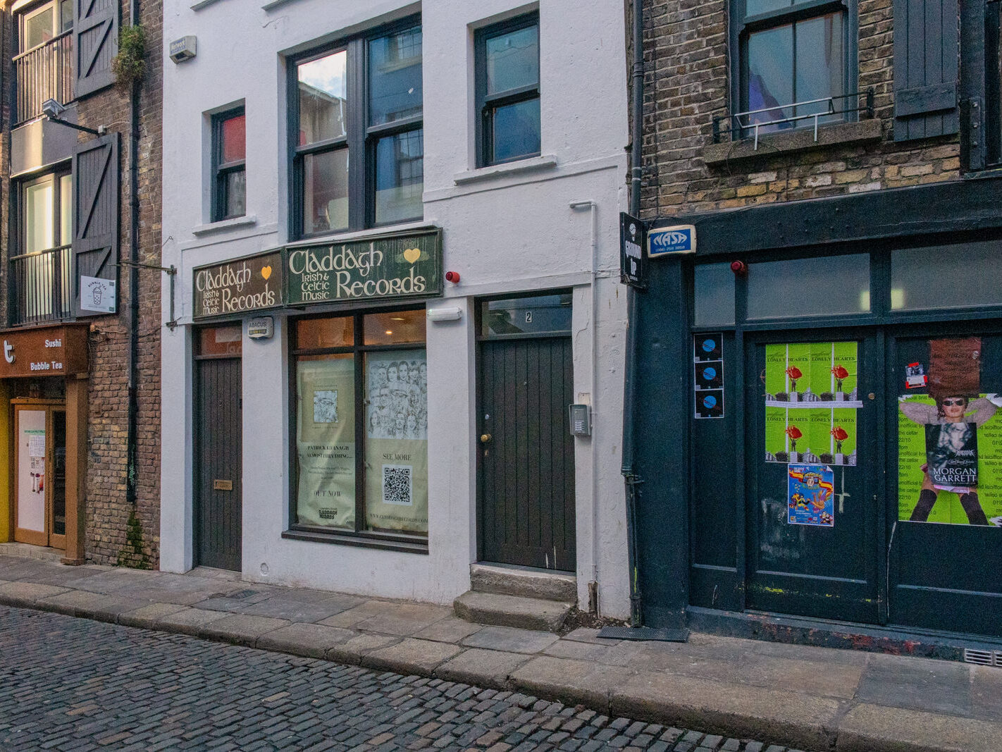 TEMPLE BAR [WHEN TO VISIT THE AREA AND WHEN TO AVOID IT]-247217-1