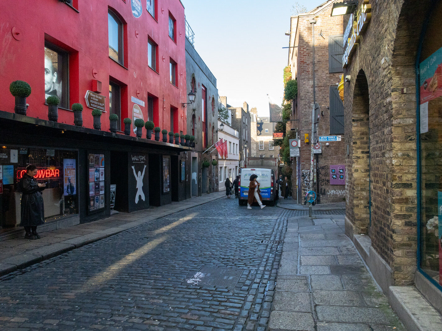 TEMPLE BAR [WHEN TO VISIT THE AREA AND WHEN TO AVOID IT]-247219-1