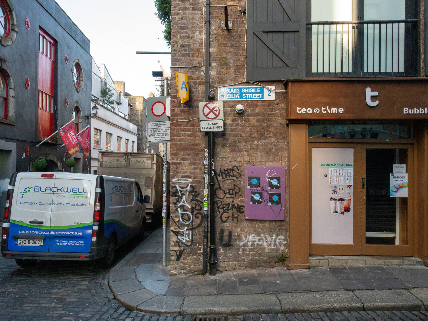 TEMPLE BAR [WHEN TO VISIT THE AREA AND WHEN TO AVOID IT]-247220-1