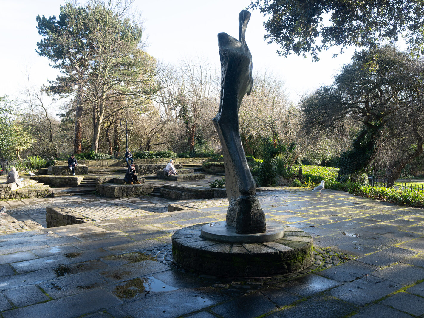 THE KNIFE EDGE SCULPTURE MEMORIAL TO W.B. YEATS BY HENRY MOORE [ST STEPHEN'S GREEN]-247739-1