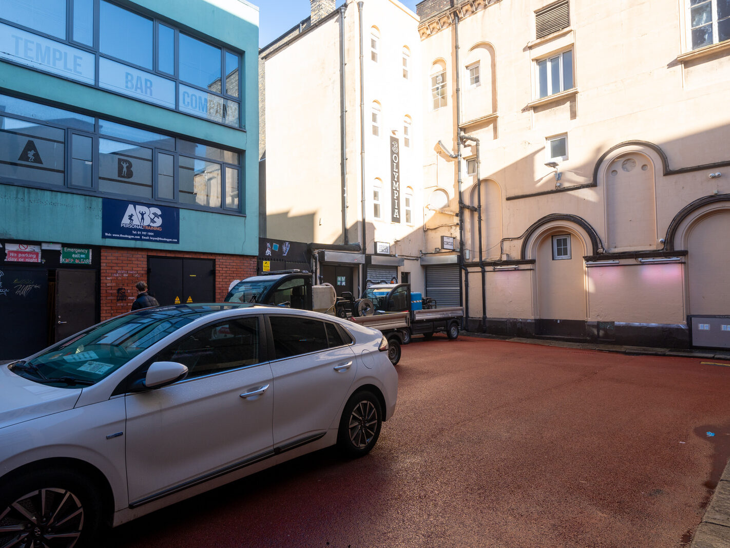 TODAY I VISITED CRAMPTON COURT [AND NOTICED THAT THE PAINTED TILES ARE DISAPPEARING]-247726-1