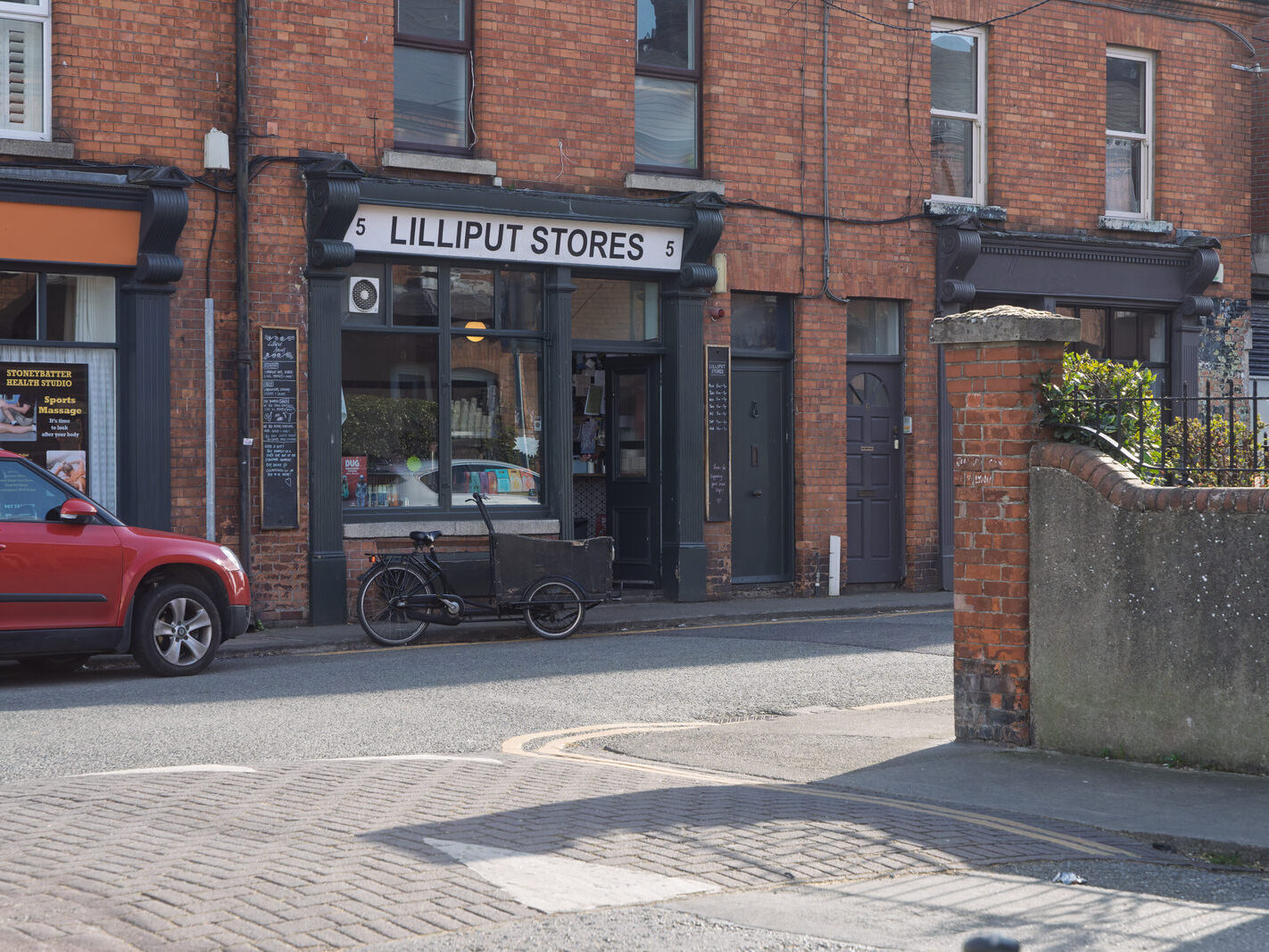 ARBOUR HILL IS BOTH A STREET AND AN AREA [IN DUBLIN 7]-250201-1