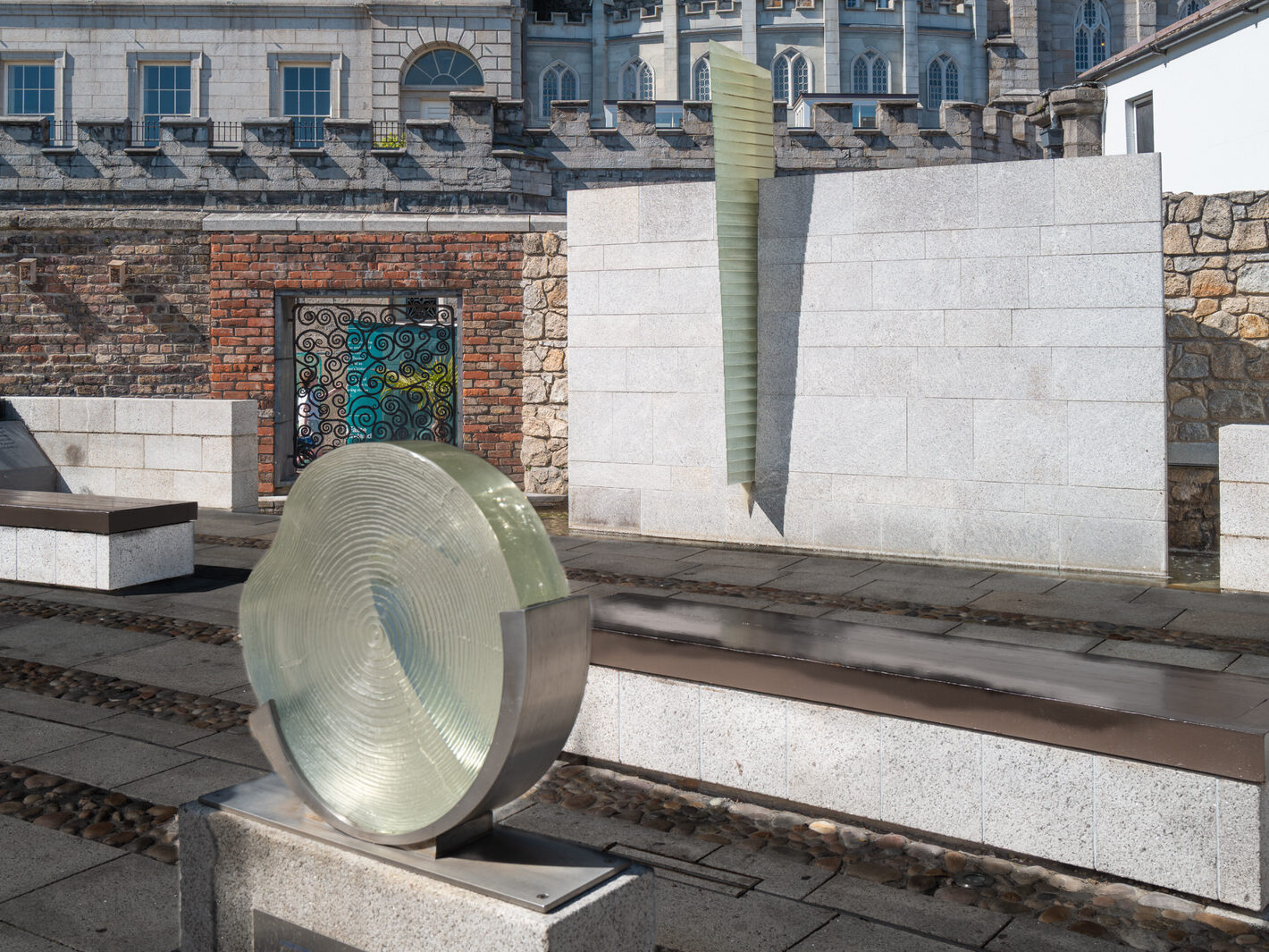 THE GARDA MEMORIAL GARDEN [LOCATED WITHIN THE DUBHLINN GARDENS AT DUBLIN CASTLE]-251246-1