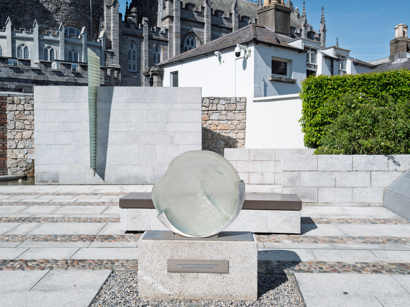 THE GARDA MEMORIAL GARDEN [LOCATED WITHIN THE DUBHLINN GARDENS AT DUBLIN CASTLE]-251259-1