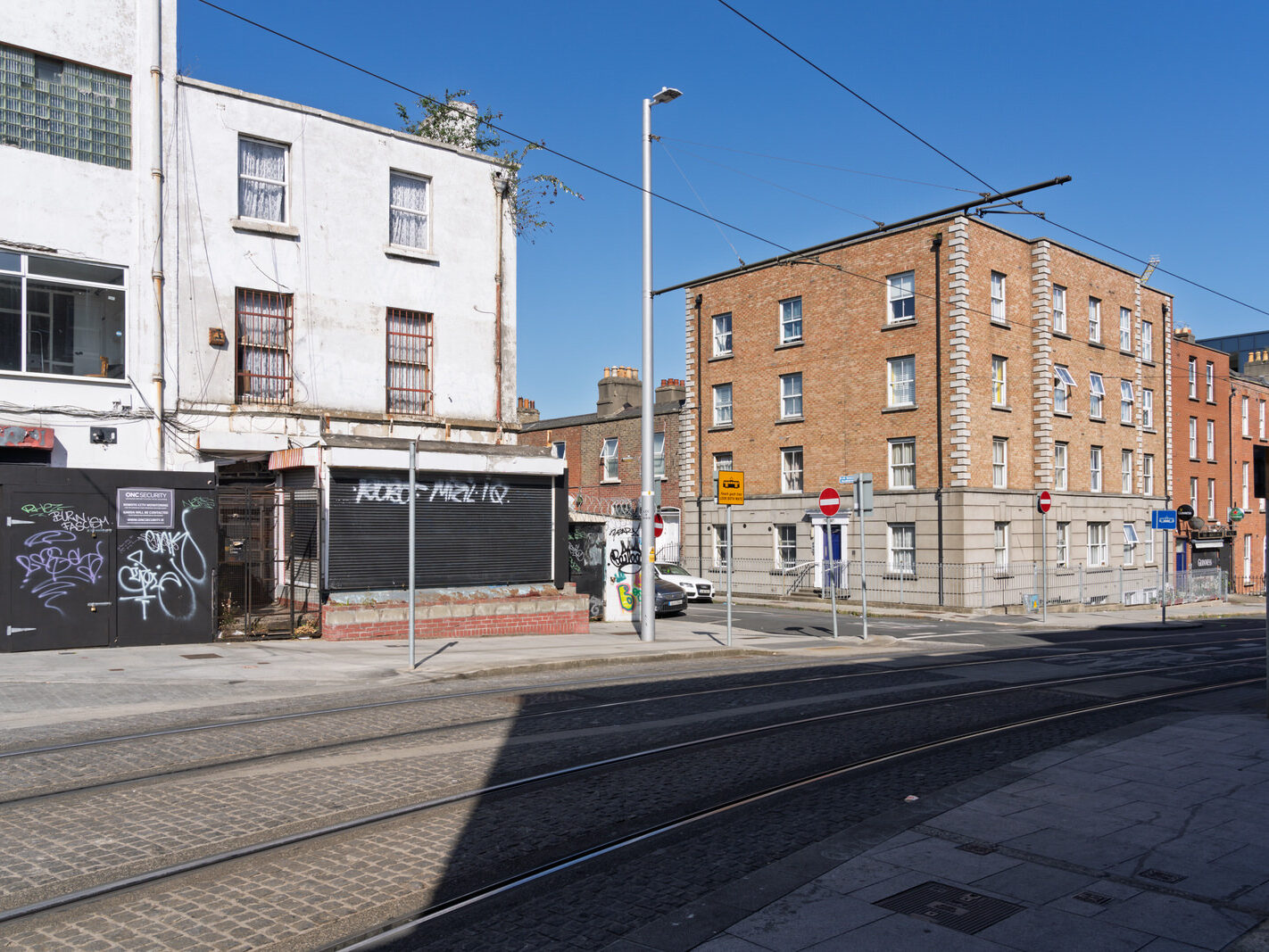 THE HENDRONS BUILDING IS STILL UNOCCUPIED IF NOT DERELICT [UPPER DOMINICK STREET 12 JULY 2025]-254030-1