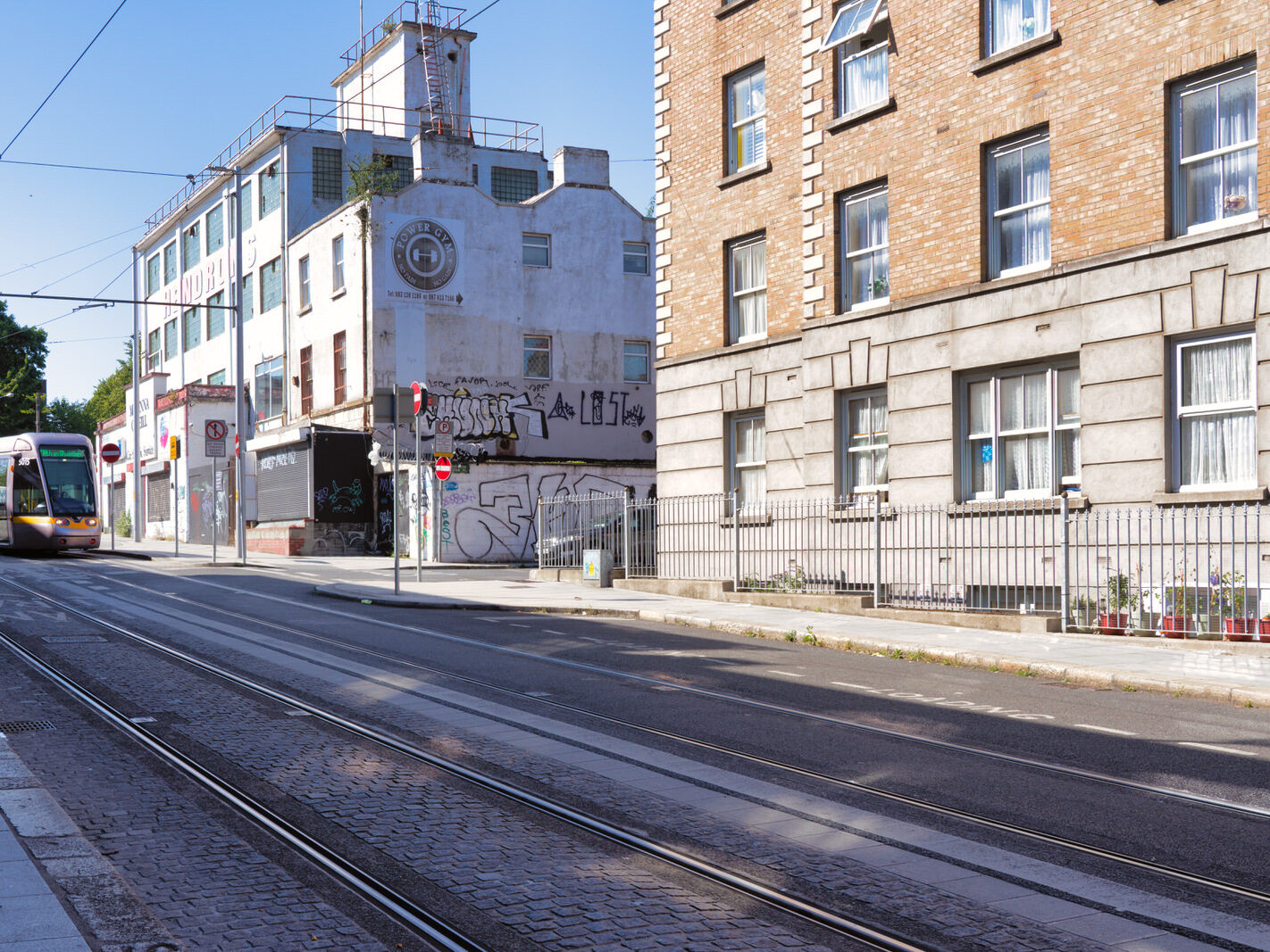 THE HENDRONS BUILDING IS STILL UNOCCUPIED IF NOT DERELICT [UPPER DOMINICK STREET 12 JULY 2025]-254032-1