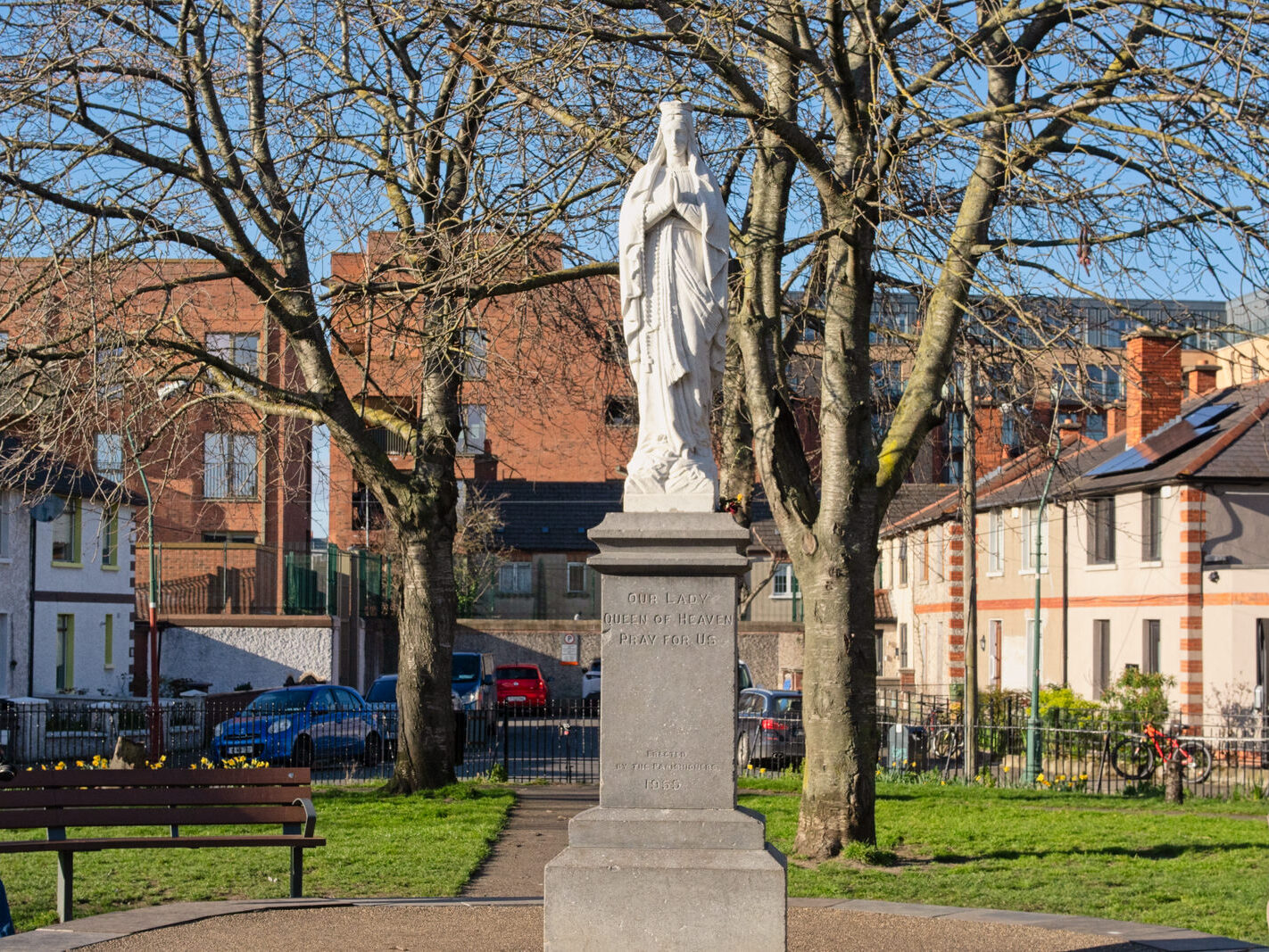 SOME CLAIM THAT OSCAR SQUARE FEATURING A MARIAN STATUE WAS NAMED IN HONOUR OF OSCAR WILDE [WRONG OSCAR]-248646-1