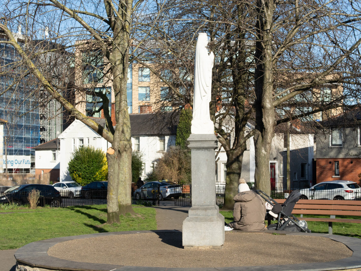 SOME CLAIM THAT OSCAR SQUARE FEATURING A MARIAN STATUE WAS NAMED IN HONOUR OF OSCAR WILDE [WRONG OSCAR]-248648-1