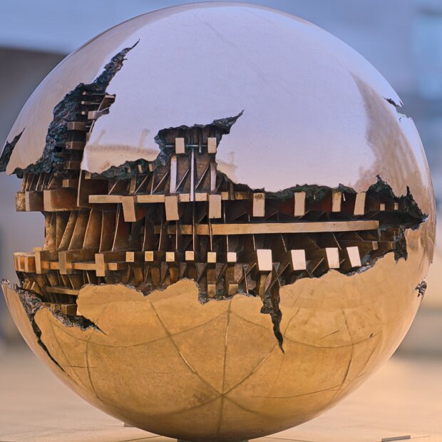 EXAMPLES OF PUBLIC ART 2016 Public art encompasses various art forms displayed in public spaces, accessible to everyone. It can range from...