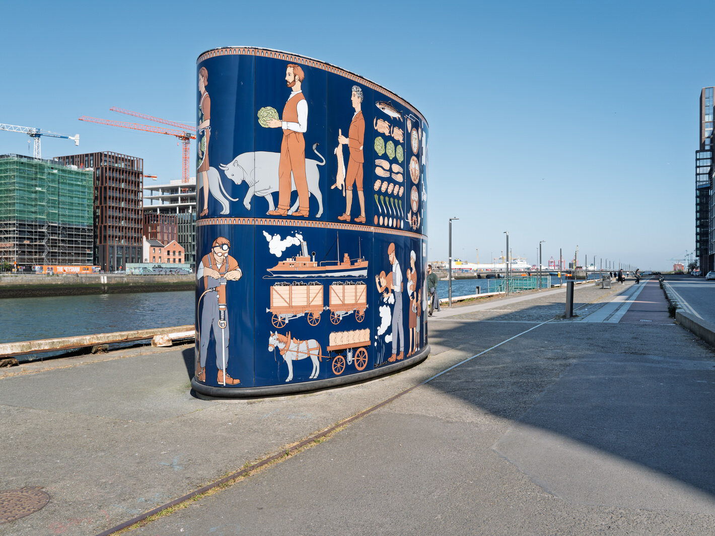 AN OLD DUBLINER WOULD UNDERSTAND THIS ART INSTALLATION BY JOHN KINDNESS [LOCATED ON SIR JOHN ROGERSON'S QUAY]-250985-1