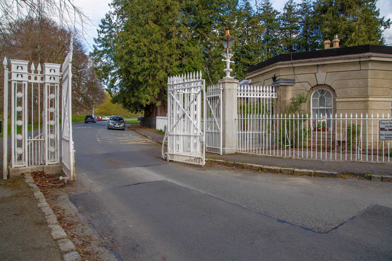 Knockmaroon Gate Lodge