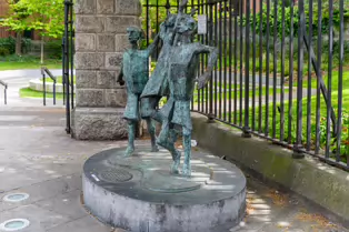 FROM DAME STREET TO CHRIST CHURCH CATHEDRAL [VIA LORD EDWARD STREET]-249758-1