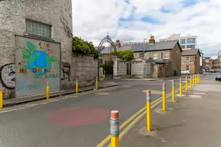 THE TENTERS AND-OR THE BLACKPITTS AREAS OF DUBLIN [I FIND IT DIFFICULT TO DECIDE]-249843-1