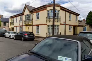 THE TENTERS AND-OR THE BLACKPITTS AREAS OF DUBLIN [I FIND IT DIFFICULT TO DECIDE]-249845-1