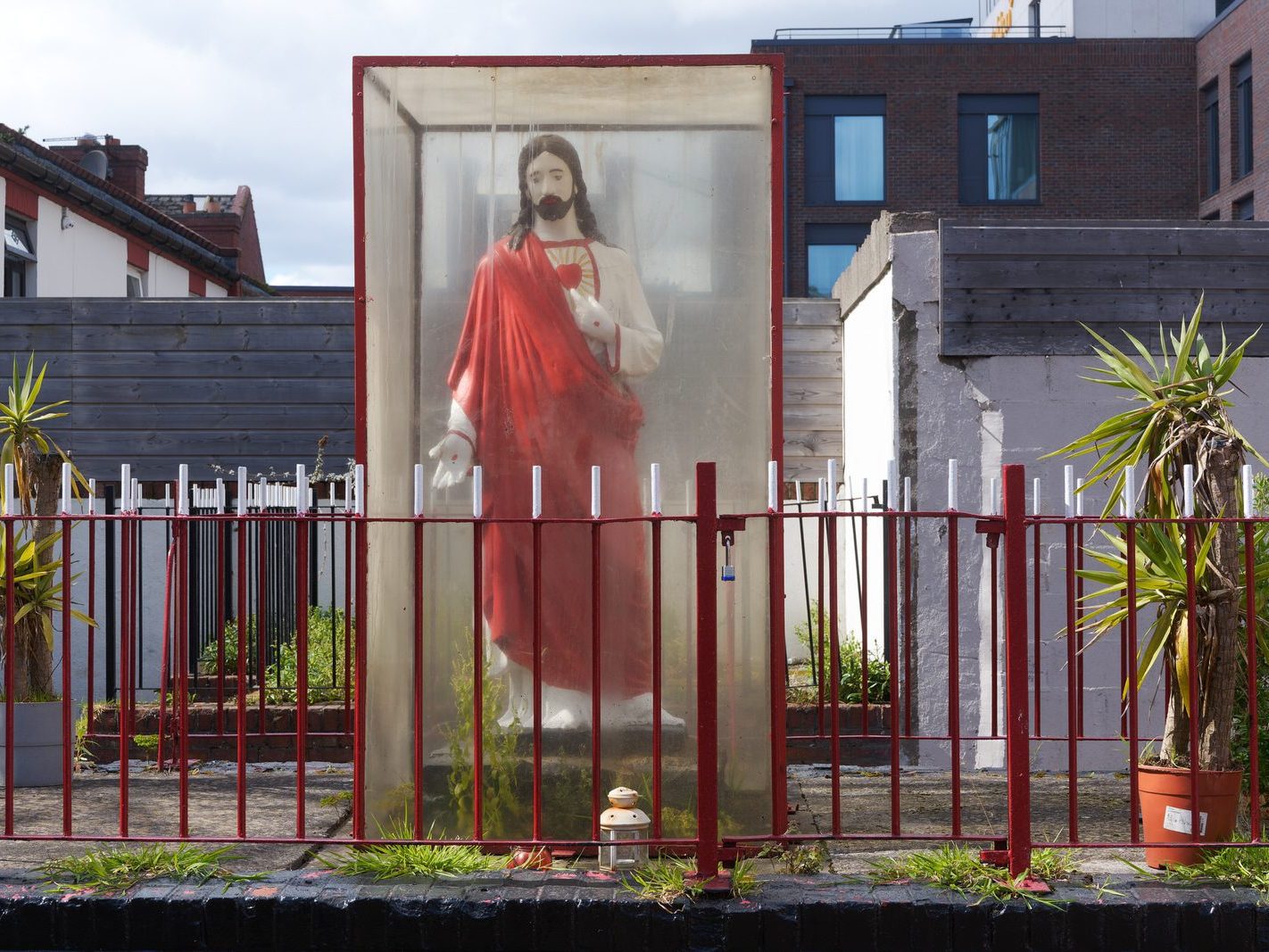 SACRED HEART STATUE [CATHEDRAL LANE IN DUBLIN] 002