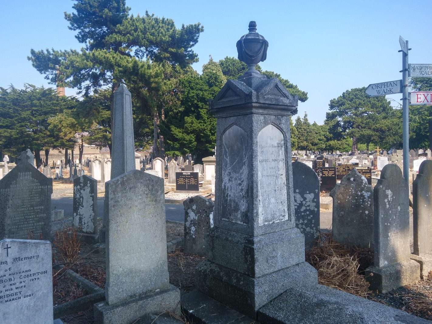 A QUICK OVERVIEW OF AN OLD VICTORIAN CEMETERY [MOUNT JEROME IN HAROLD'S CROSS] 024
