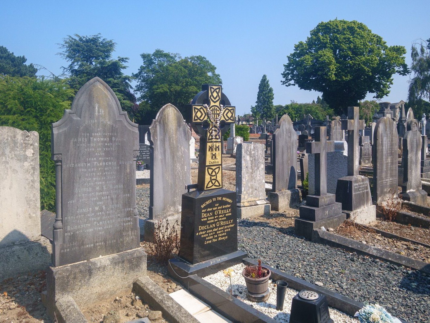 A QUICK OVERVIEW OF AN OLD VICTORIAN CEMETERY [MOUNT JEROME IN HAROLD'S CROSS] 040