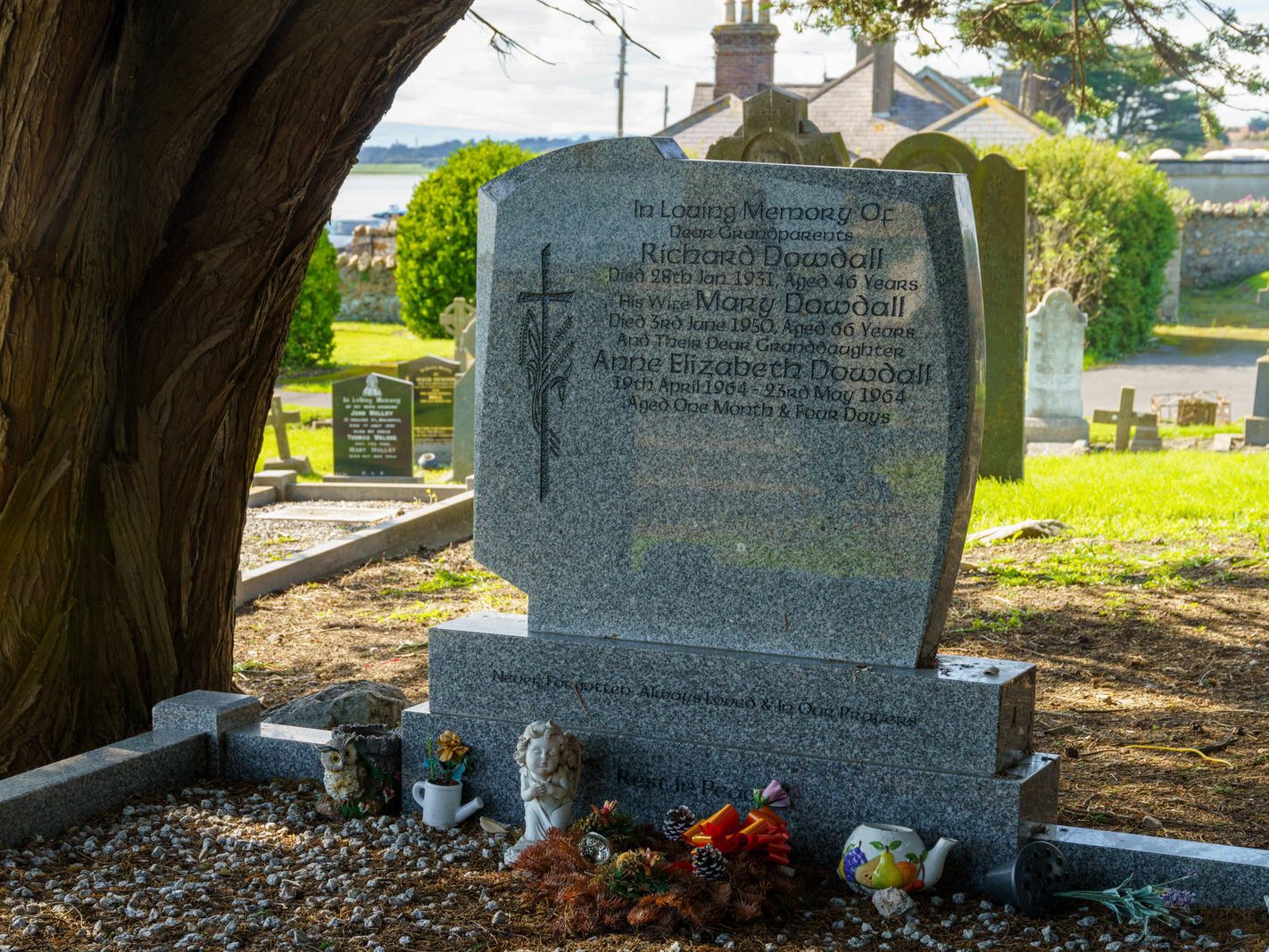 TODAY I MANAGED TO VISIT KILBARRACK CEMETERY [AFTER A NUMBER OF FAILED ATTEMPTS OVER A PERIOD OF TEN YEARS] 019