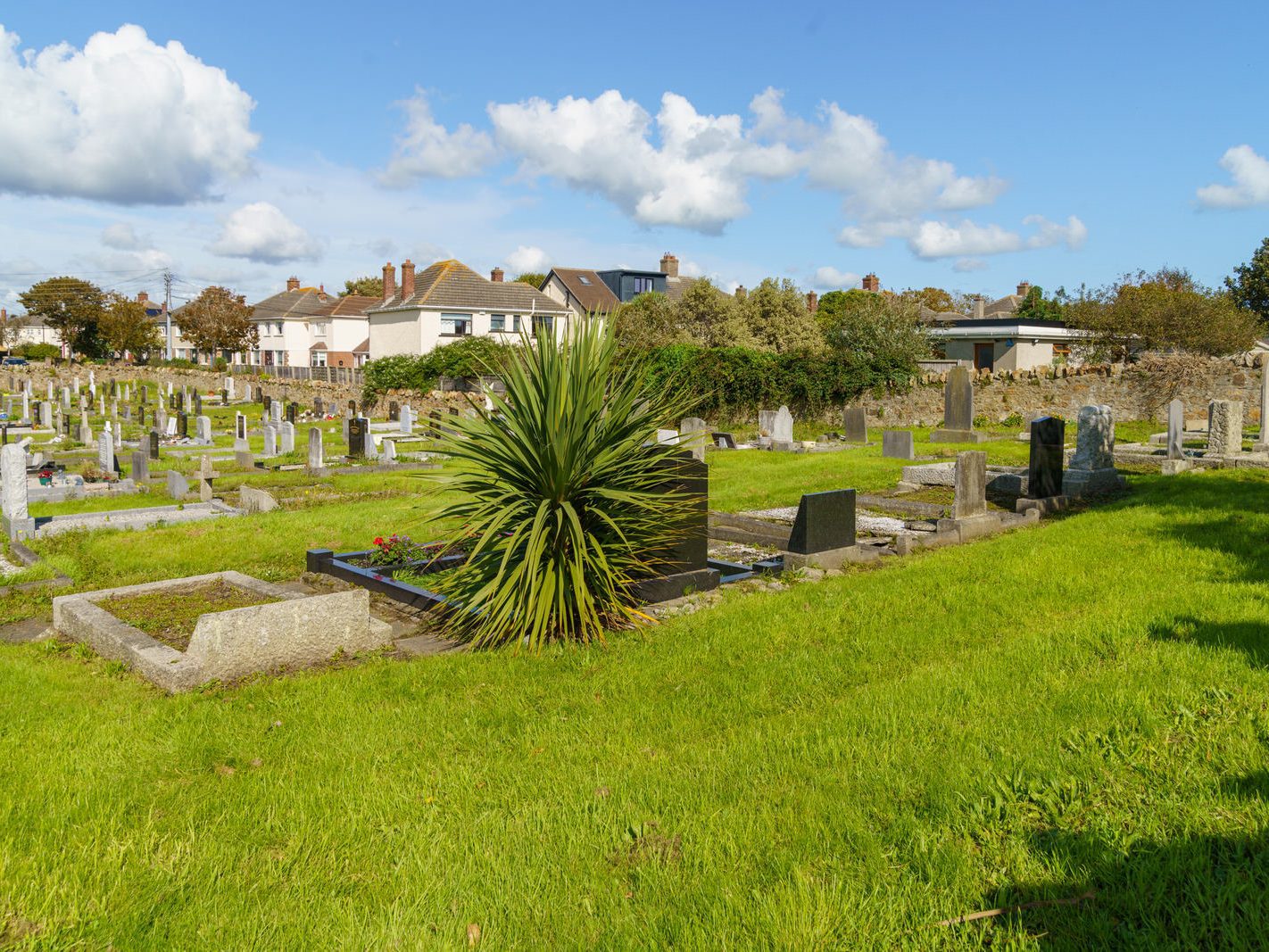 TODAY I MANAGED TO VISIT KILBARRACK CEMETERY [AFTER A NUMBER OF FAILED ATTEMPTS OVER A PERIOD OF TEN YEARS] 023