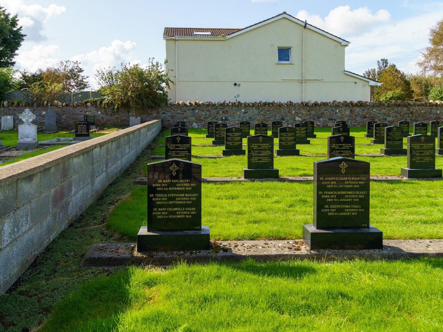 TODAY I MANAGED TO VISIT KILBARRACK CEMETERY [AFTER A NUMBER OF FAILED ATTEMPTS OVER A PERIOD OF TEN YEARS] 040