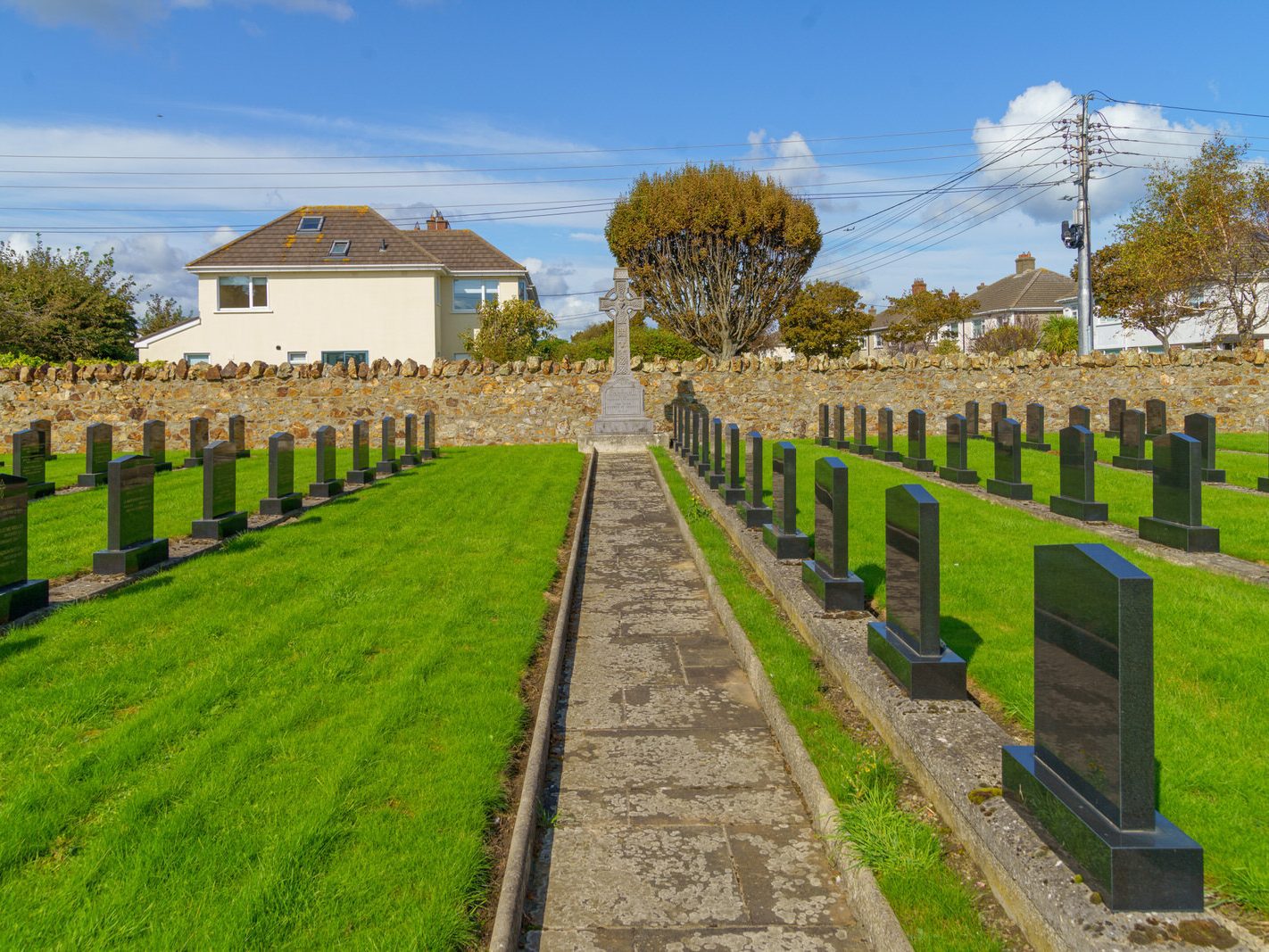 TODAY I MANAGED TO VISIT KILBARRACK CEMETERY [AFTER A NUMBER OF FAILED ATTEMPTS OVER A PERIOD OF TEN YEARS] 041
