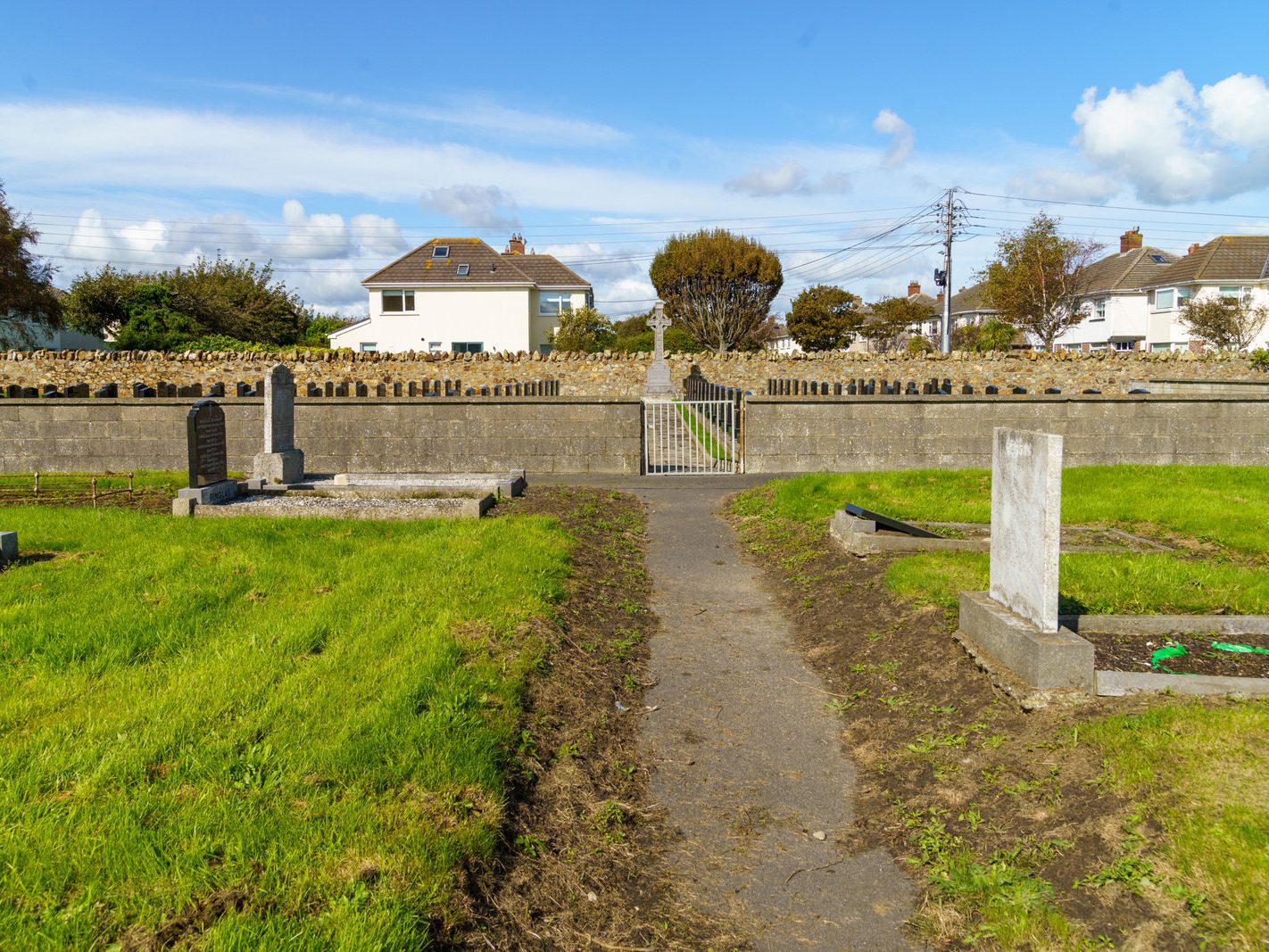 TODAY I MANAGED TO VISIT KILBARRACK CEMETERY [AFTER A NUMBER OF FAILED ATTEMPTS OVER A PERIOD OF TEN YEARS] 044
