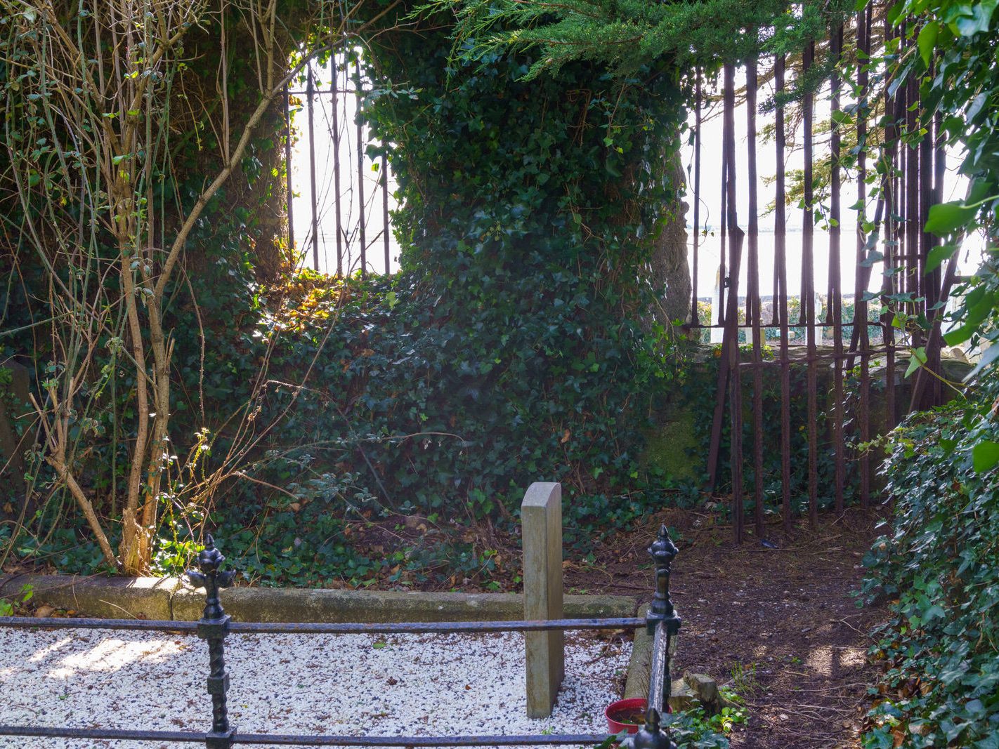 TODAY I MANAGED TO VISIT KILBARRACK CEMETERY [AFTER A NUMBER OF FAILED ATTEMPTS OVER A PERIOD OF TEN YEARS] 048