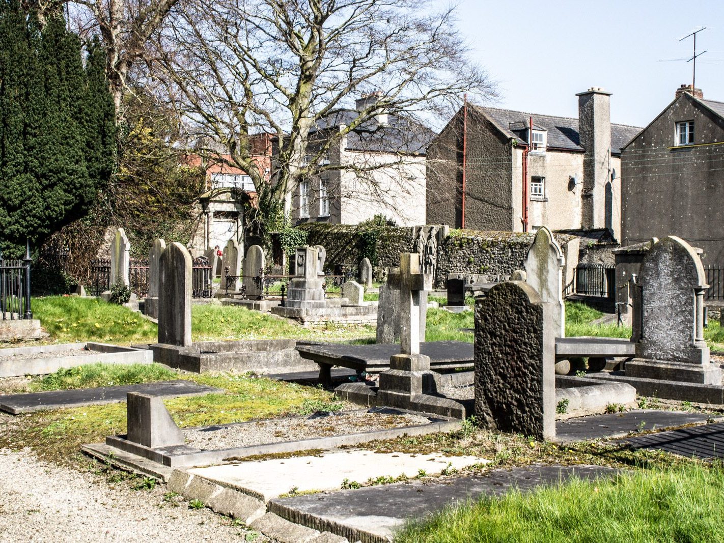 SOME OLD IMAGES OF ST PETERS CHURCHYARD IN DROGHEDA [PHOTOGRAPHED 20212]-224234-1