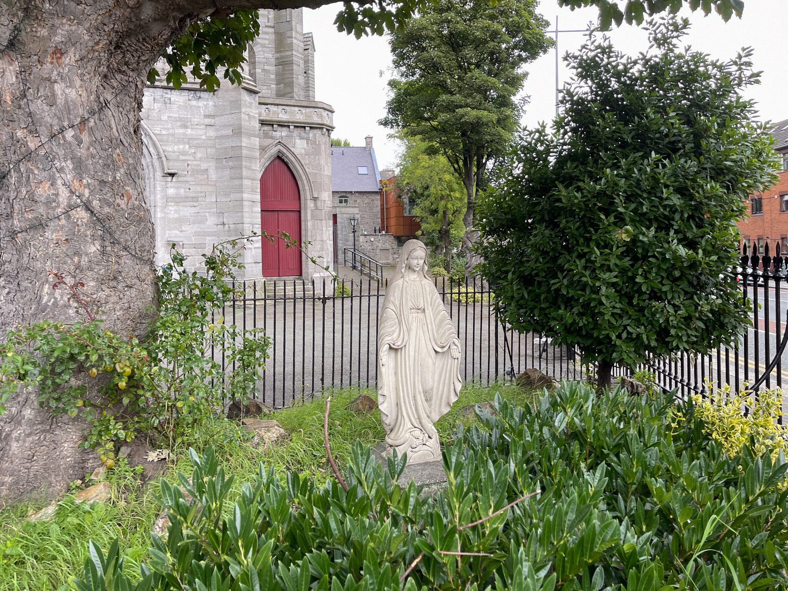 RELIGIOUS STATUES IN THE DOCKLANDS [ST LAURENCE O'TOOLE'S CHURCH]-225670-1