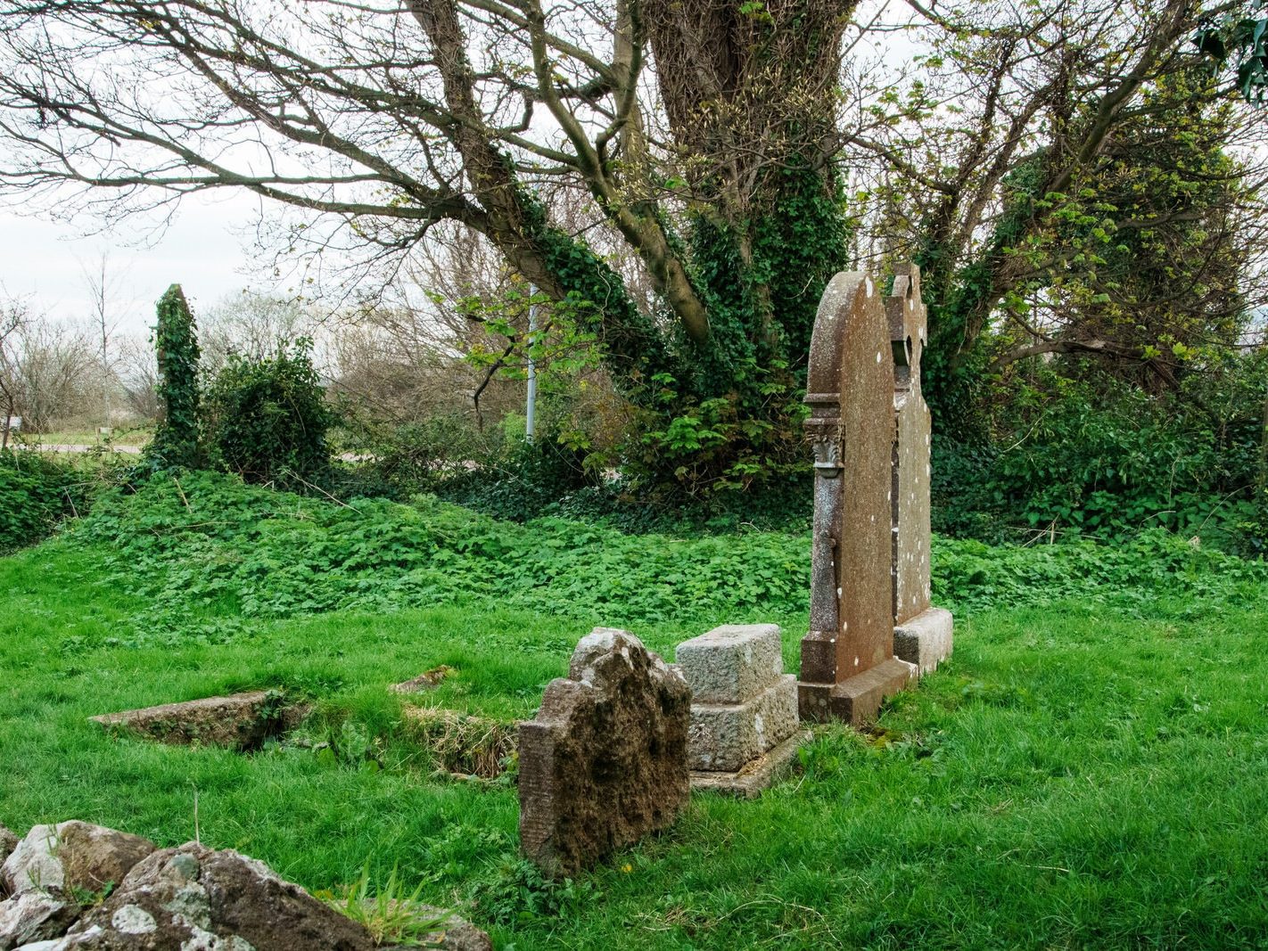 TWO CROSSES AND TULLY CHURCH AT LAUGHANSOWN LANE [THE CHURCH AND GRAVES]-223558-1