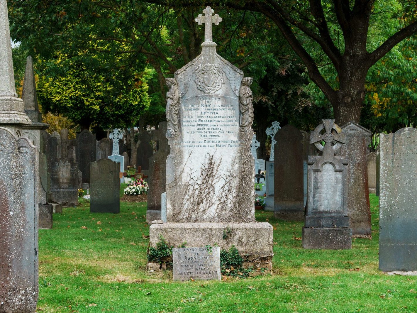 GLASNEVIN CEMETERY OCTOBER 2024 [THE GARDEN SECTION AND NEARBY]-242050-1