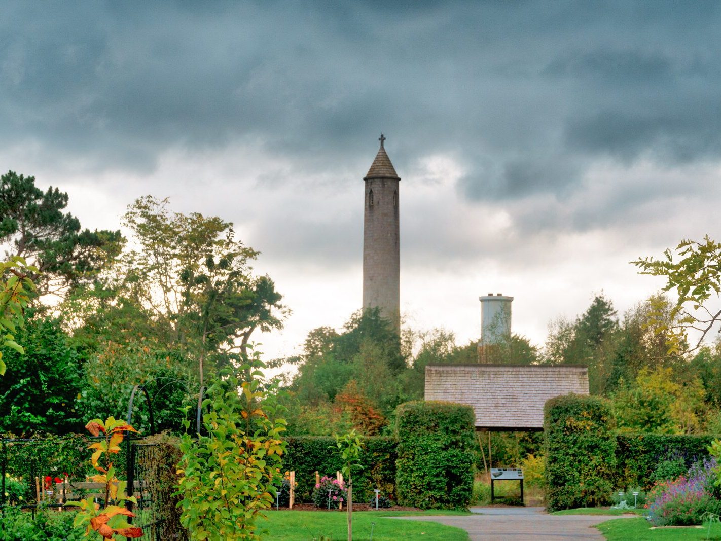 THE O'CONNELL ROUND TOWER IN GLASNEVIN CEMETERY [YOU CAN CLIMB THE 198 STEPS TO THE TOP]-242041-1