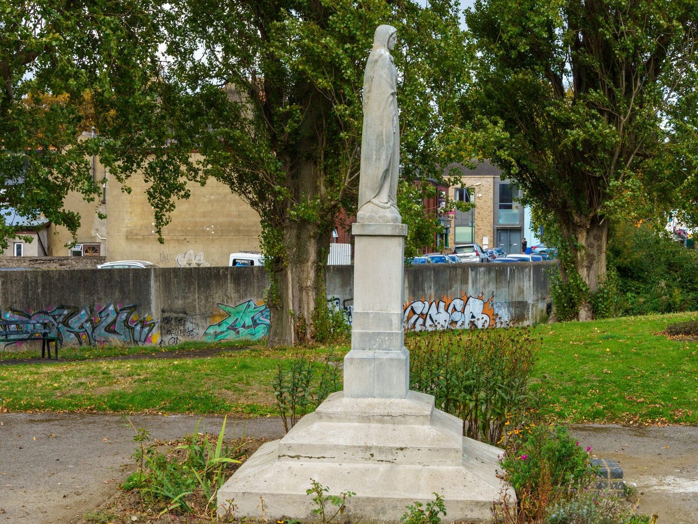 THE VIRGIN MARY STATUE [ST MARY'S PARK IN DRUMCONDRA]-242292-1