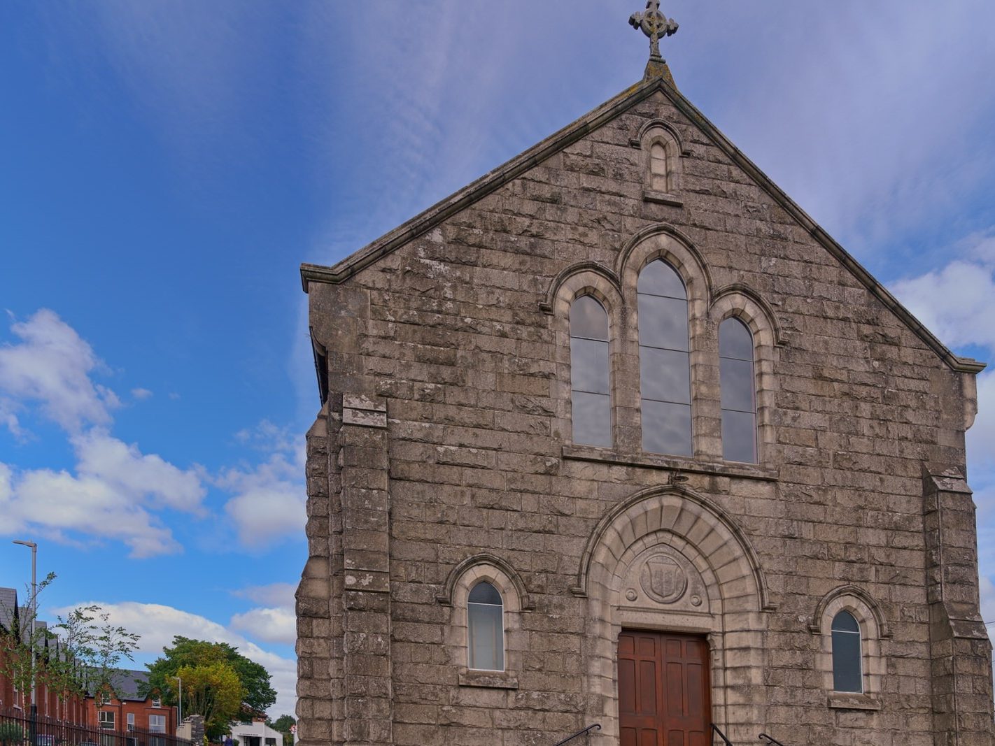 ST ANTHONY'S CHURCH ON CLONTARF ROAD [AND WHAT WAS ONCE CLONTARF TOWN HALL]-244323-1