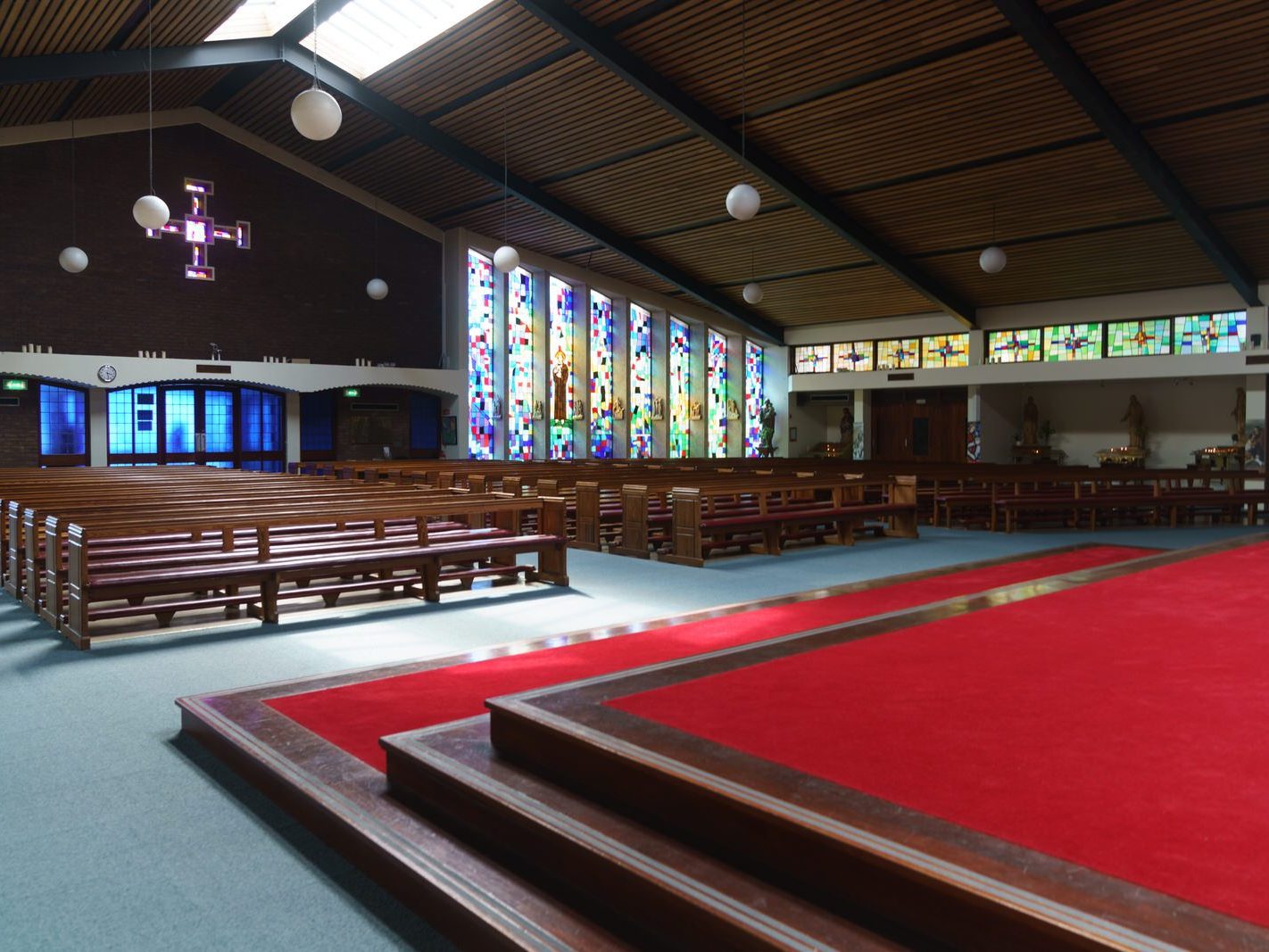 ST ANTHONY'S CHURCH ON CLONTARF ROAD [AND WHAT WAS ONCE CLONTARF TOWN HALL]-244341-1