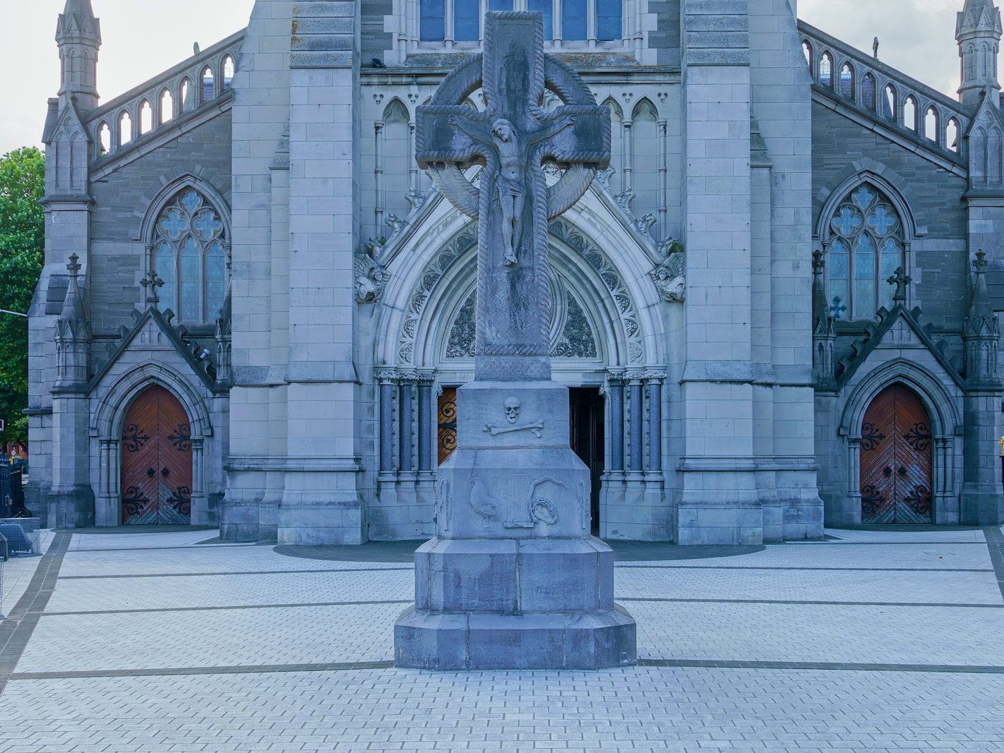 ST PETER'S CHURCH IN PHIBSBOROUGH [HAS A NUMBER OF STUNNING HARRY CLARKE CREATIONS]-244096-1