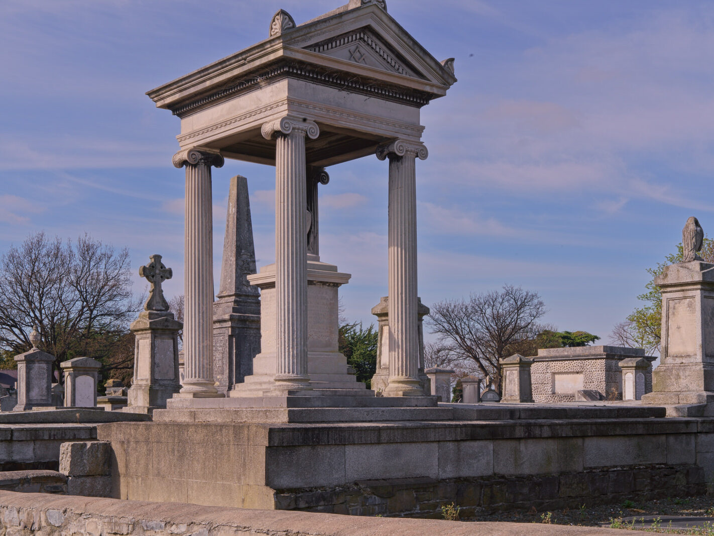 THE INGRAM FAMILY VAULT [ANOTHER IMPRESSIVE MEMORIAL AT MOUNT JEROME CEMETERY]-245424-1