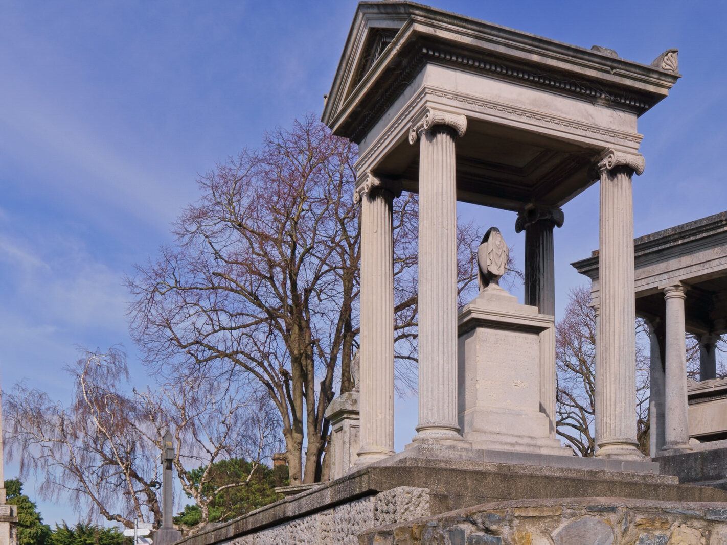 THE INGRAM FAMILY VAULT [ANOTHER IMPRESSIVE MEMORIAL AT MOUNT JEROME CEMETERY]-245428-1