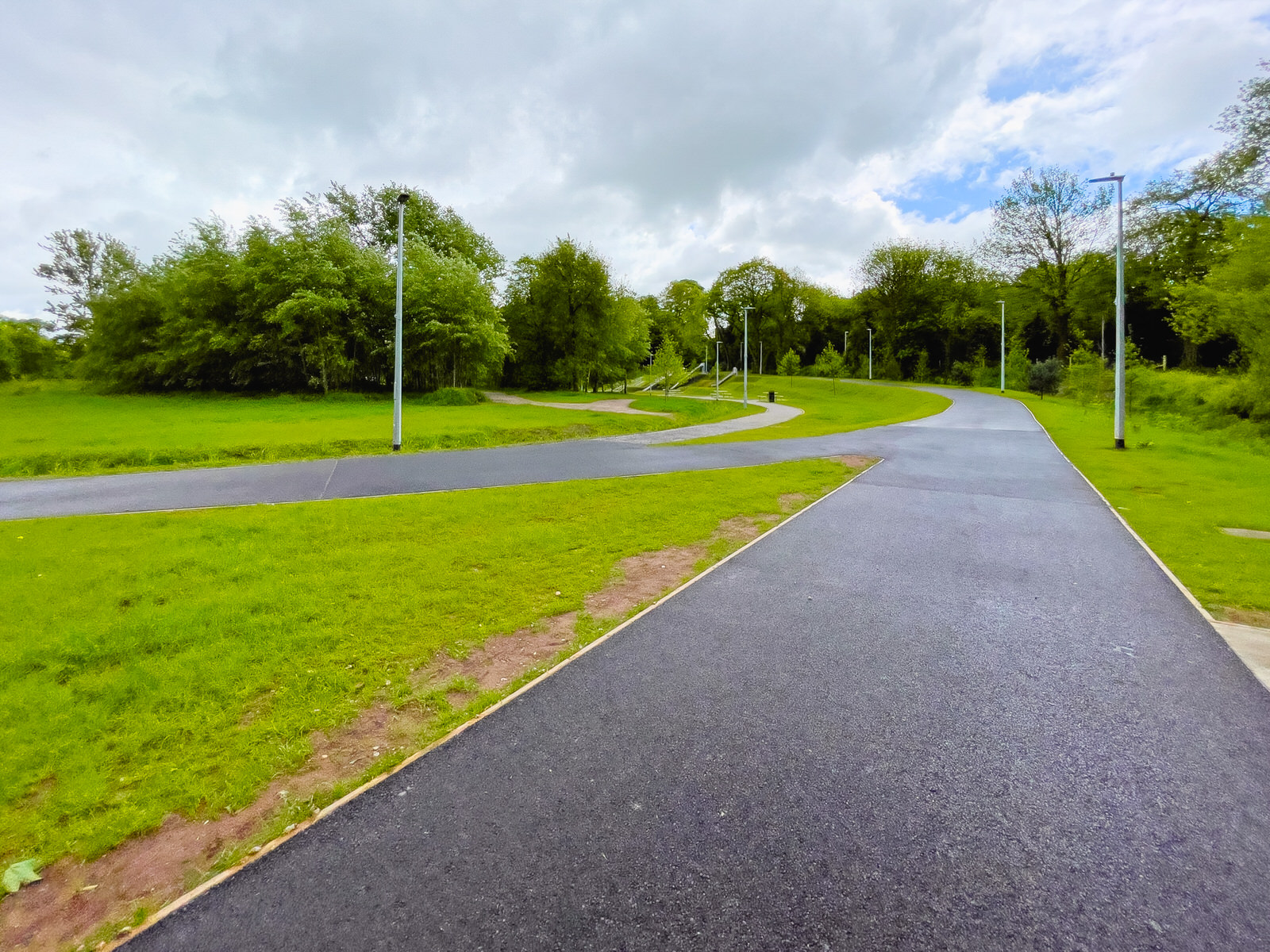 HOLLAND PARK IN CORK HAS CHANGED SINCE MY LAST VISIT [CORK CITY TO PASSAGE WEST GREENWAY] 005