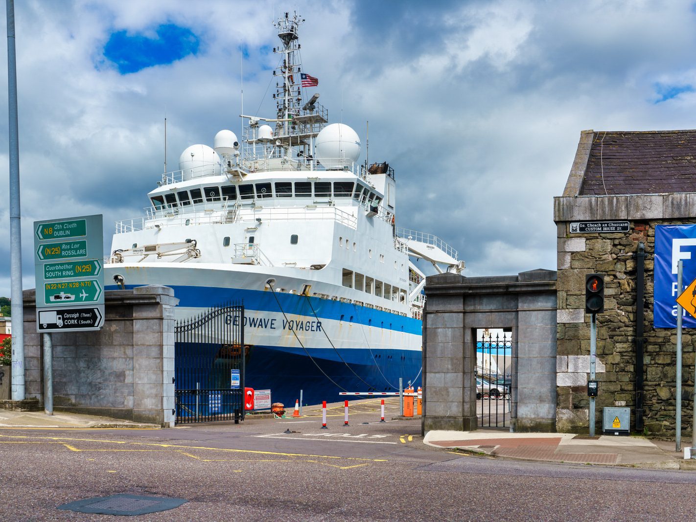 GEOWAVE VOYAGER LATER RENAMED EAGLE EXPLORER IMO 9381299 [AT CUSTOM HOUSE QUAY IN CORK JULY 2016] 002