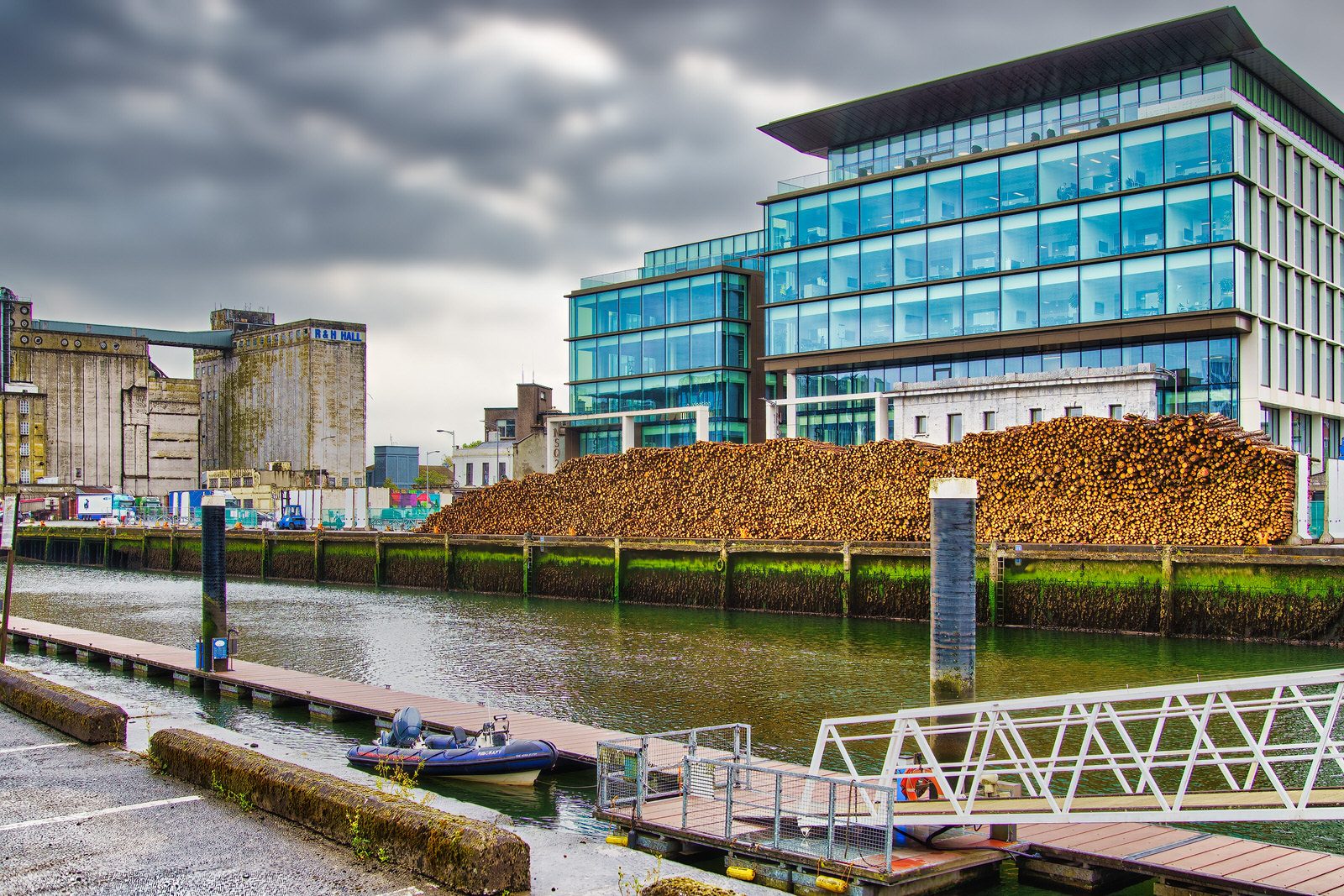 WHY WERE SO MANY LOGS STORED ON KENNEDY QUAY [CORK JULY 2022]